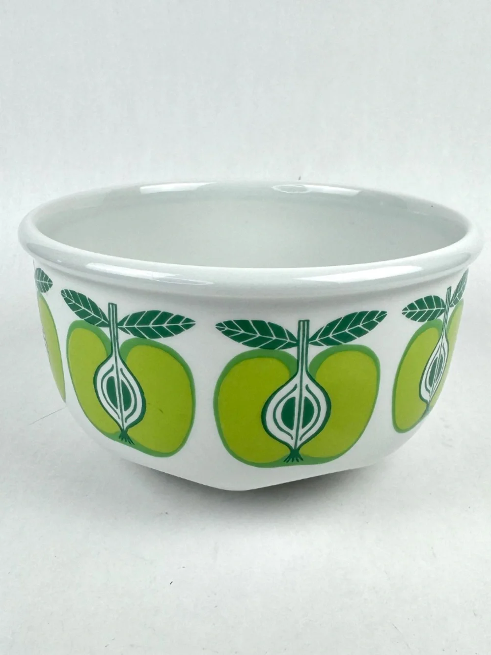 Vintage 1960s Arabia Finland Pomona Green Apple 7” Round Vegetable Mixing Bowl